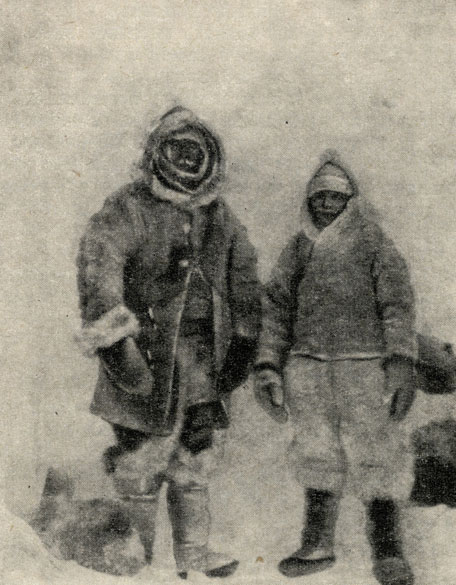 Вегенер и Расмус перед уходом с Айсмитте 1 ноября 1930 года