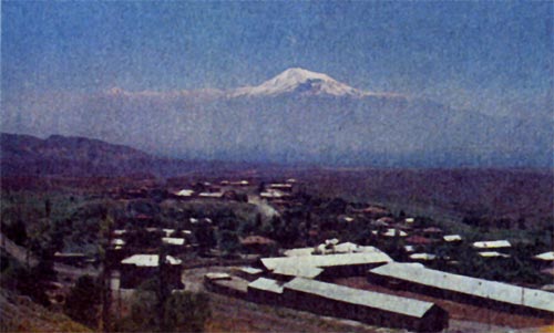 Араратская равнина — ведущий экономический район и житница Армении На Араратской равнине