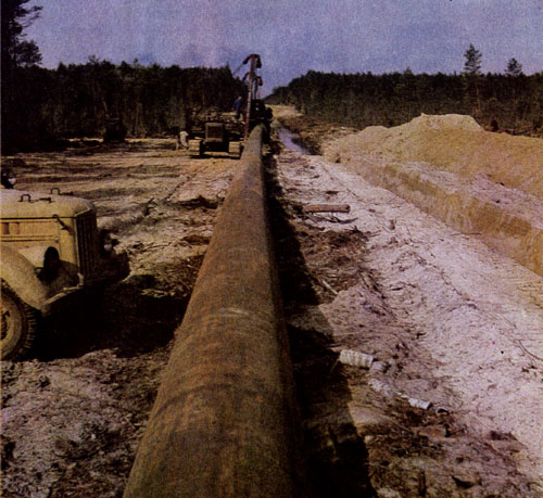 Прокладка магистрального нефтепровода Сургут — Нижневартовский