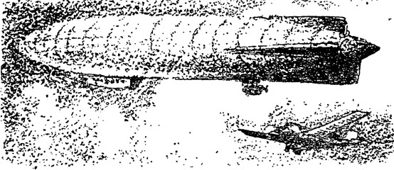 Рис. 62. Самолет и дирижабль