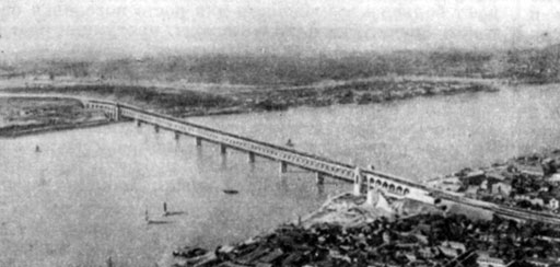 Ухань. Мост через реку Янцзы